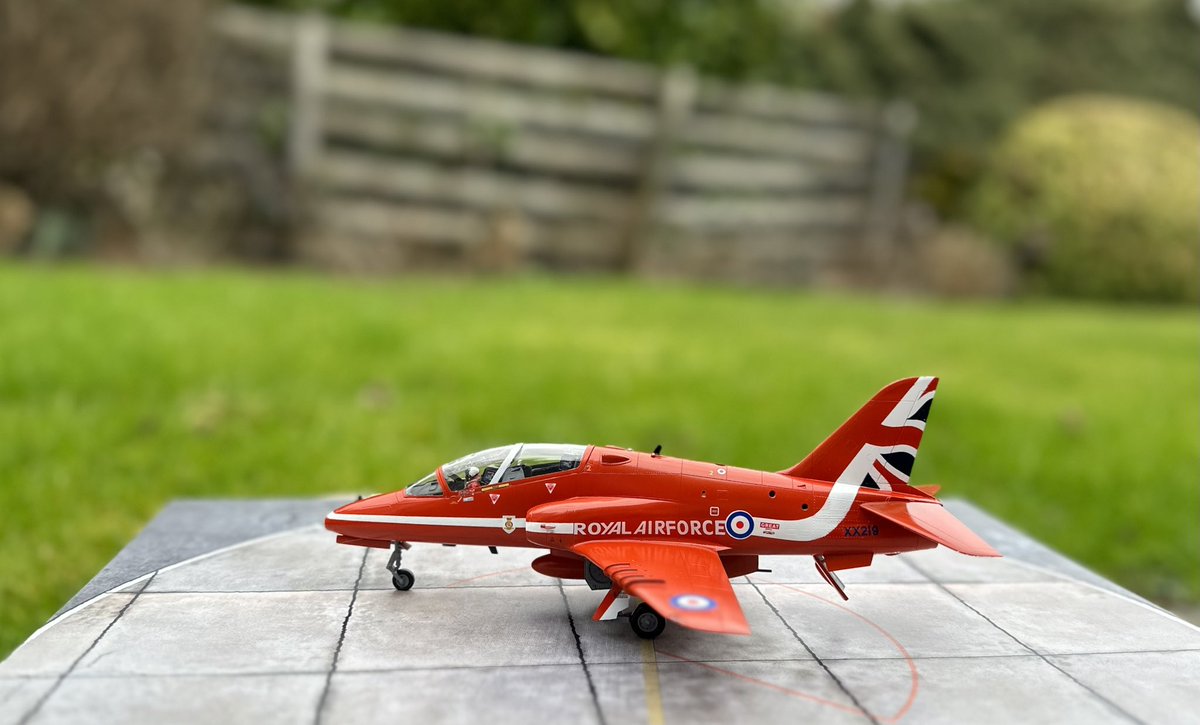 IAshraf4's tweet photo. And here it comes, my latest job. I love the Italian red color, or frari color. It’s also called insignia red. One of my finest job so far. شکر الحمداللّٰہ #RED_ARROWS https://t.co/5xtOIqgTK8