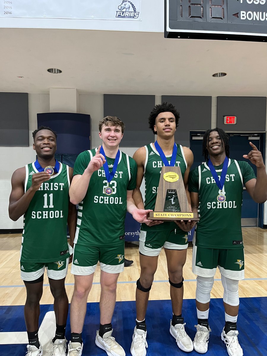 PethelMatthew's tweet photo. A SEASON I’LL NEVER FORGET! Thank you to @greeniesports &amp; @Coach_Coley for this opportunity! Bleed Green 💚. 

#StateChamp https://t.co/alqWbUJejd