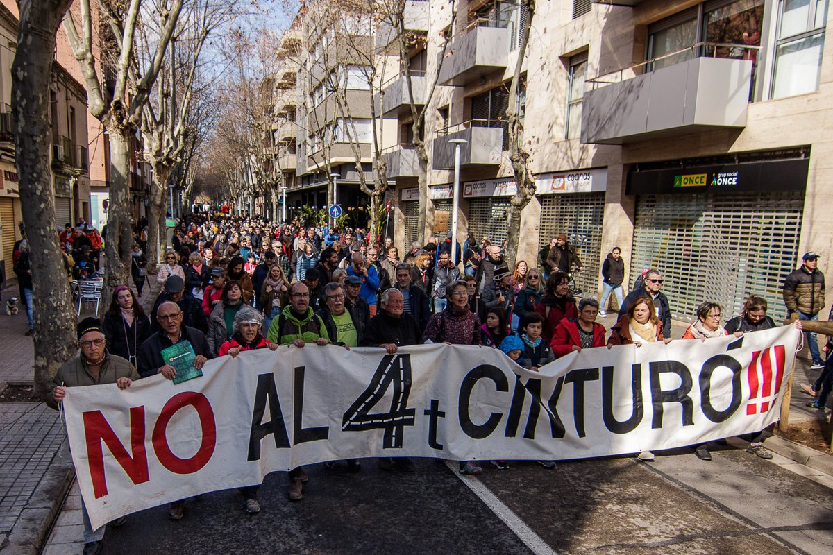 cupnacional's tweet photo. 🛤️❌ 4t CINTURÓ | Mobilització històrica de @Campanya_ccqc amb un missatge alt i clar des del Vallès i el país al Govern:
El model de país dels pressupostos és un model caduc, insostenible i anticlimàtic que serà tombat per la mobilització popular! https://t.co/gswvLil3sA