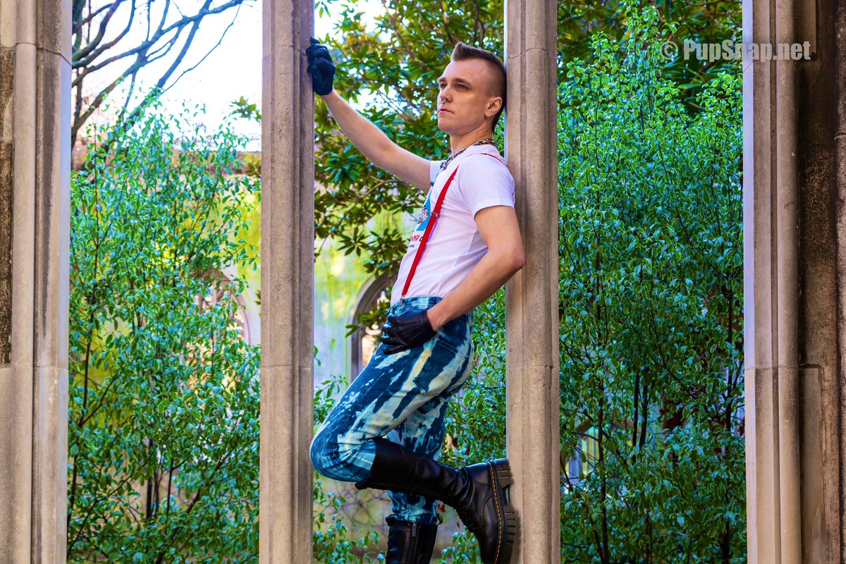 Sunday in the park with Troy 🌳 
#bleachers #gayskinhead #gaypunk @pupsnapuk