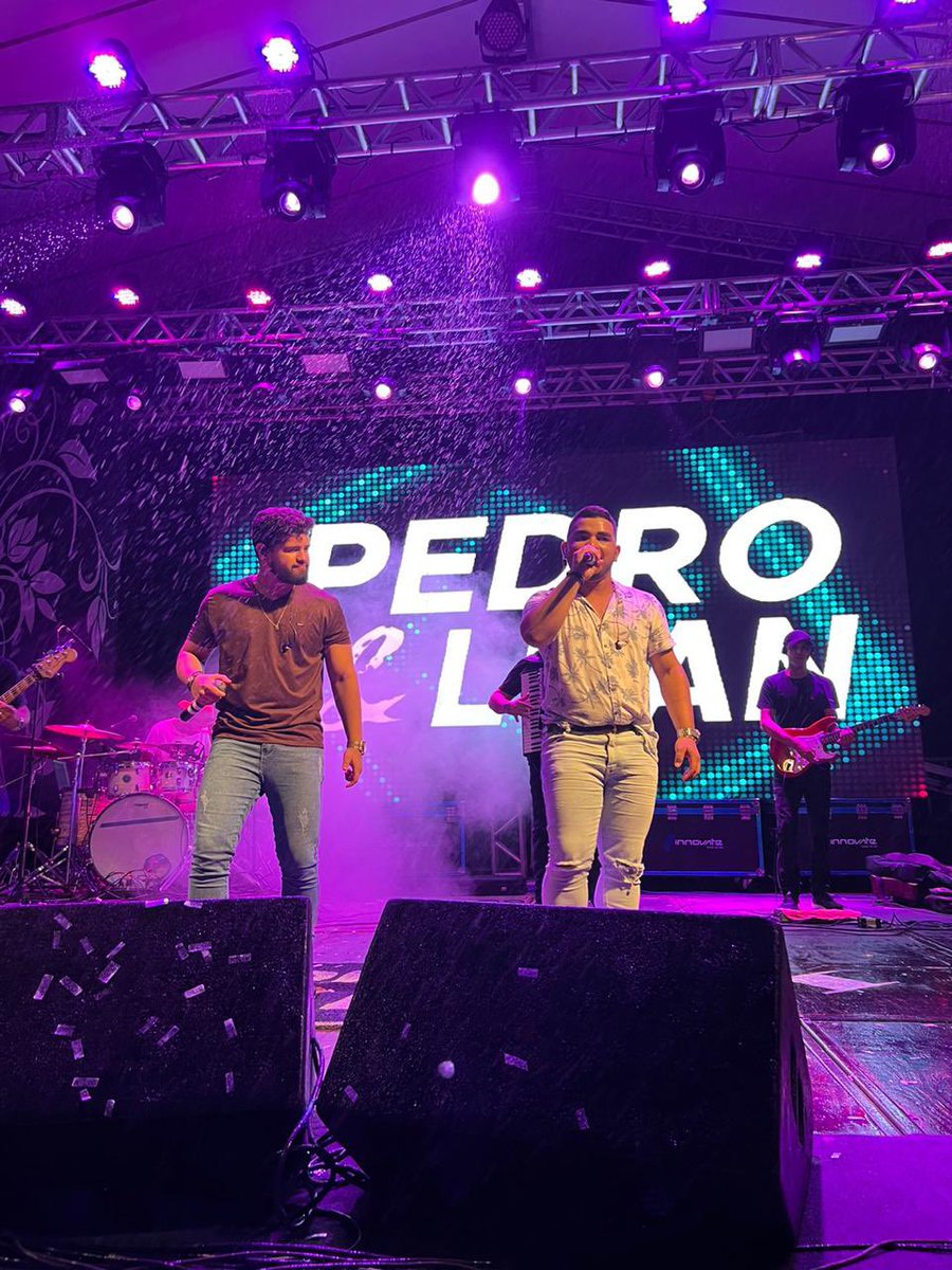 PedroeLuan_PL's tweet photo. Em breve!! Vem aí EP o início 🙏🏻🎤#PedroeLuan #Gravação #EP https://t.co/UOLiN8zsHJ