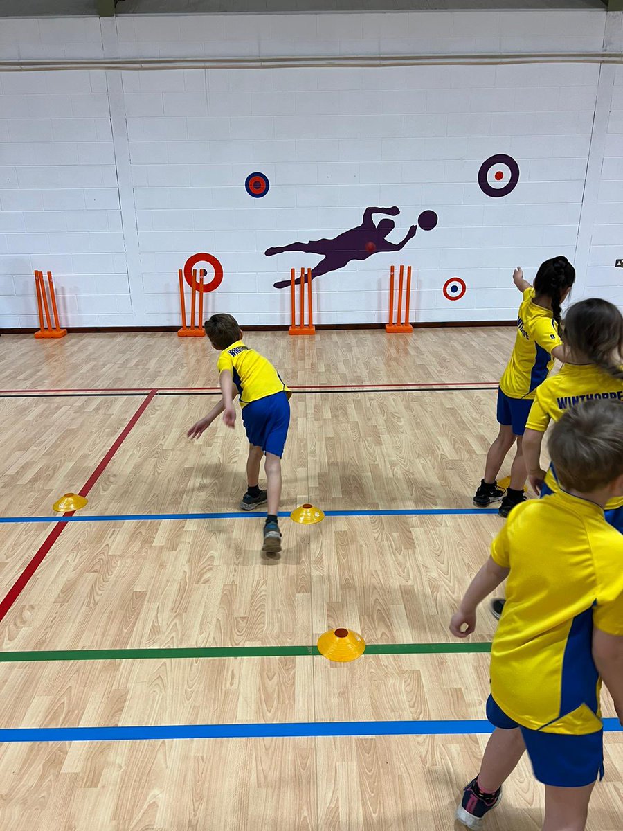 winthorpesport's tweet photo. A fantastic morning with @CGSOutreach practising some cricket skills! https://t.co/7SglbOSe0g