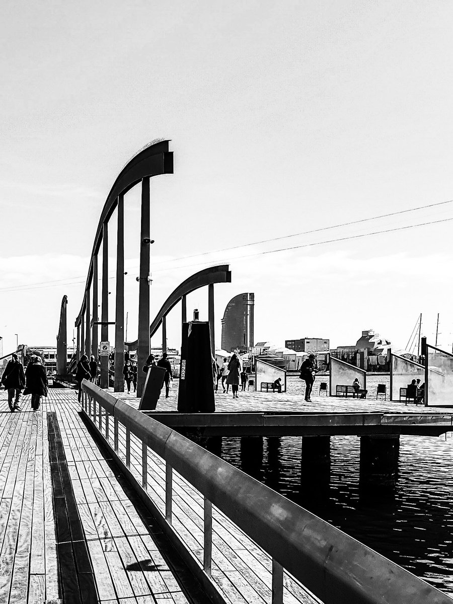 Barcelona ❤️
Port Vell
#Barcelona #PortVell #blackandwhitephotography #travelphotography #february2022 
📸#SamsungGalaxyNote10 
Happy New Week Friends ❤️