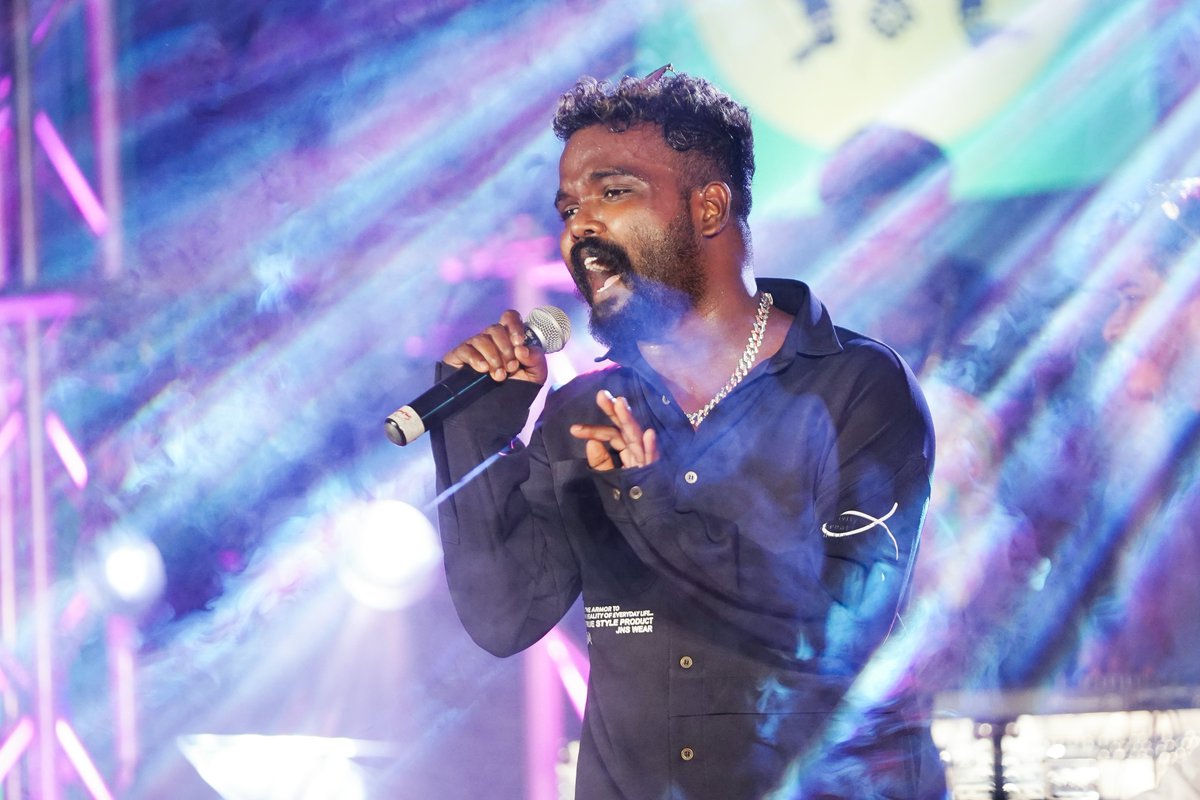 iffklive's tweet image. Collective spirit on the mic! 🎤🖐️
Yara Lava Collective (2/2)

#KottayamInternationalFilmFestival #OtherProgrammes #yaralavacollective #RegionalFilmFestival #FilmFestival #Kerala #Kottayam