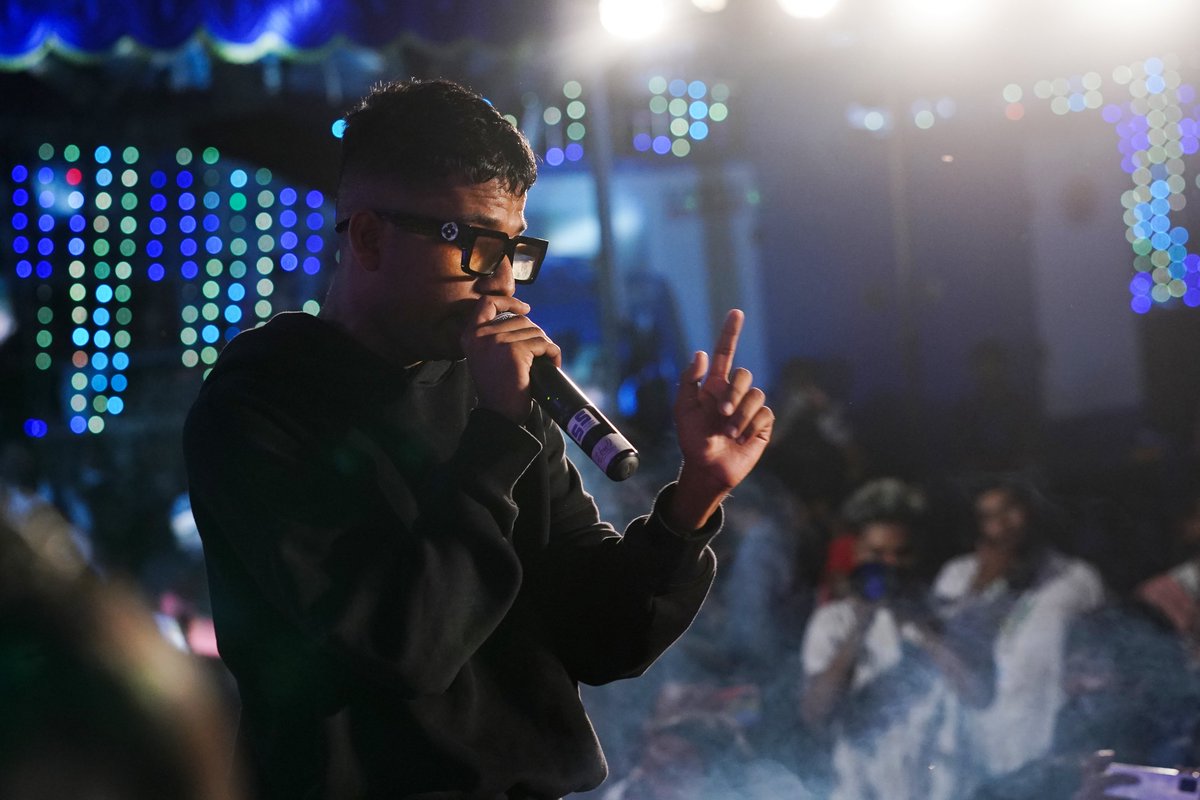 iffklive's tweet image. Collective spirit on the mic! 🎤🖐️
Yara Lava Collective (2/2)

#KottayamInternationalFilmFestival #OtherProgrammes #yaralavacollective #RegionalFilmFestival #FilmFestival #Kerala #Kottayam