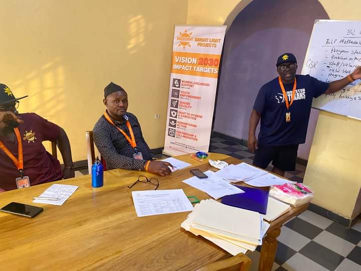 bisinjob's tweet image. BLP Executive Director Franco Bonghan 🇺🇸🇨🇲 🇬🇳 🇬🇧🇳🇬 🇸🇱

&quot;Bright Light Projects office .. Dialogue on capacity building .. topic .. Project Management 101 ..&quot;

#capacitybuilding #projects #ProjectLifeCycle #teambuilding👐 

📧 info@brightlightprojects.org
🌐 brightlightprojects.org