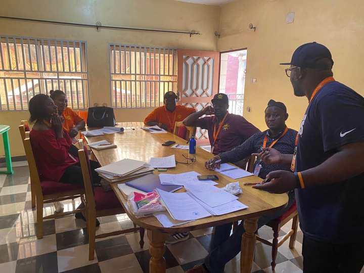 bisinjob's tweet image. BLP Executive Director Franco Bonghan 🇺🇸🇨🇲 🇬🇳 🇬🇧🇳🇬 🇸🇱

&quot;Bright Light Projects office .. Dialogue on capacity building .. topic .. Project Management 101 ..&quot;

#capacitybuilding #projects #ProjectLifeCycle #teambuilding👐 

📧 info@brightlightprojects.org
🌐 brightlightprojects.org