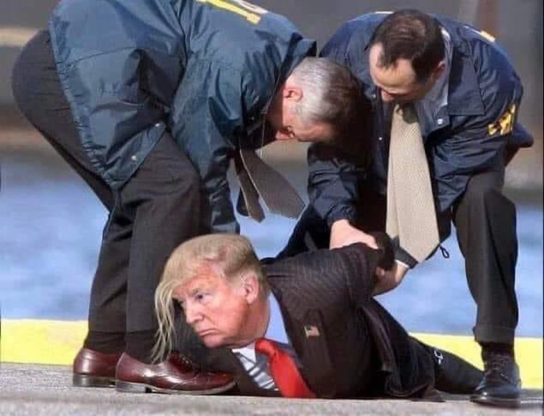 1JaySC's tweet image. Drop a 💙 if you think this motherfucker needs to be locked up. I want all democrats to follow you.