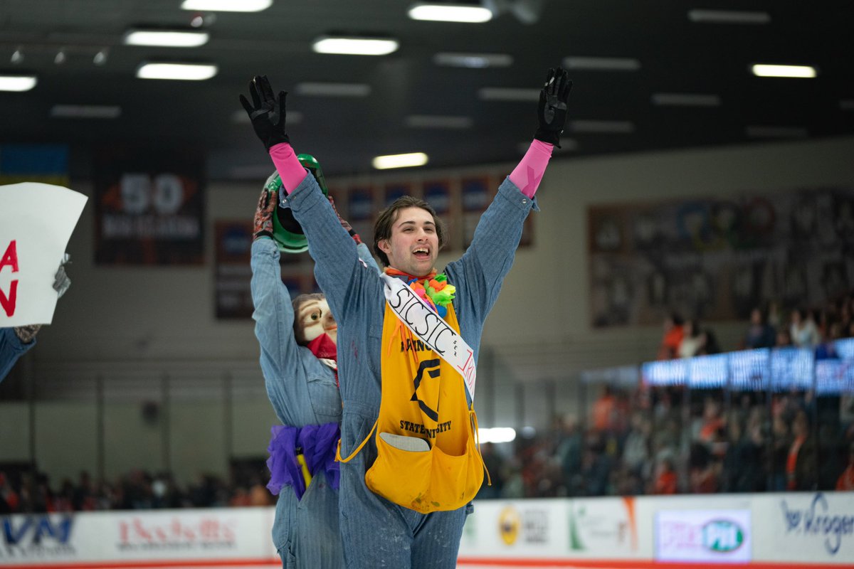 #2 was a Tau too‼️

Thank you <a href="/auten_joshua/">Josh</a> for providing spirit across campus these last 3 years🤝

#LnR #RollTaus #SicsicSez #RideTheWave