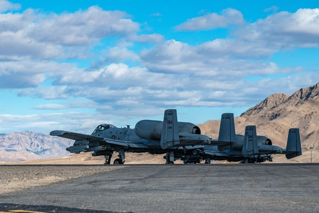 SECONDLOOKOK's tweet image. @aircombatcommand Warthogs on the move. #ATTACK!

A-10s trained at @nellisafb as part of Red Flag 23-1 to test and perfect Agile Combat Employment operating concepts for how the U.S. combat forces will fight in a modern, contested environment. #ReadyAF