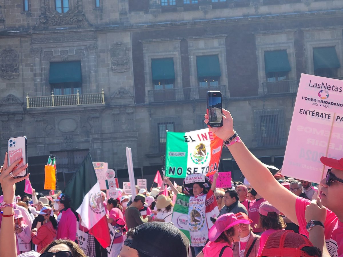 Ja_Sant's tweet photo. Que se escuche en palacio,  que se escuche en la @SCJN , que se escuche en todo México #ElINENoSeToca 
#YoSiVineAlZocalo
#MiVotoNoSeToca 
#PlanBElectoral https://t.co/0NbwHfIumw