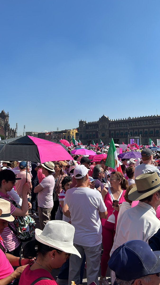 MiguelP36190719's tweet photo. @Claudiashein @CulturaCiudadMx Gran marcha organizada por la defensa de nuestros votos https://t.co/hEJCTXbB3o