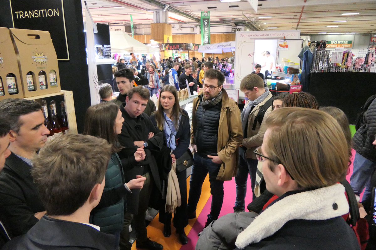 J_Democrates's tweet photo. 🌾 #SIA2023 

📸 Retour en images sur la visite des Jeunes Démocrates au @Salondelagri.

💬 « Ce salon est un moment de rencontres, d’échanges avec le monde agricole, pour que nous bâtissions ensemble un pacte de compréhension mutuelle et de fierté partagée » - @MFesneau https://t.co/wbUAVDeKL5