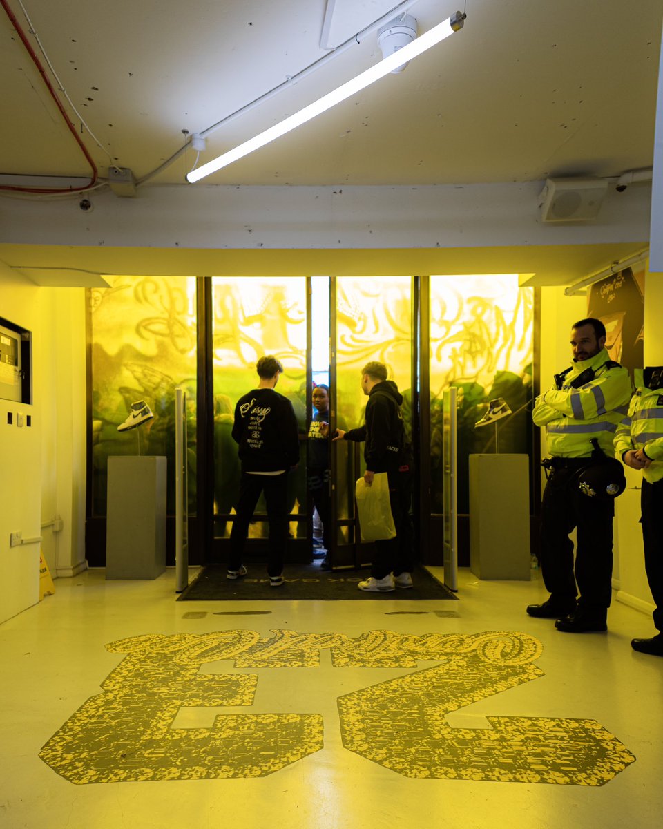 SatelliteLondon's tweet photo. a year ago today we went on tour with central cee 💛

3 cities, 2 days, 1 number one tape 🏆

the exterior of the london @KickGameUK store was fully wrapped in yellow vinyl, &amp; we turned the interior into a basketball inspired arcade for cench 

one of our favourite activations 🫶🏾 https://t.co/eczxzWbATW