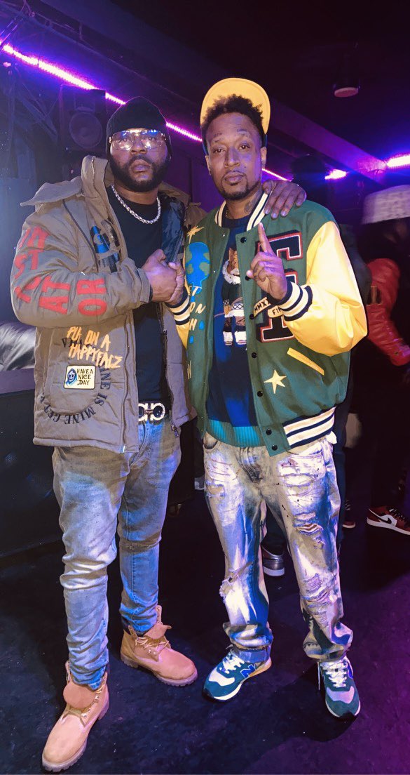 MizzleMoney256's tweet photo. Ran Into Dj Unk Last Night 🔥🔥🔥 Im StillOuchea!!! Always Workin, GRIND DONT 🛑 ‼️ #WeWinnin🏆🥇 #MizzleMoney #YenoMode #Atl #DjUnk #WalkItOut #livinglegends #WhyUGoneDoDat https://t.co/slD5tIiC3o