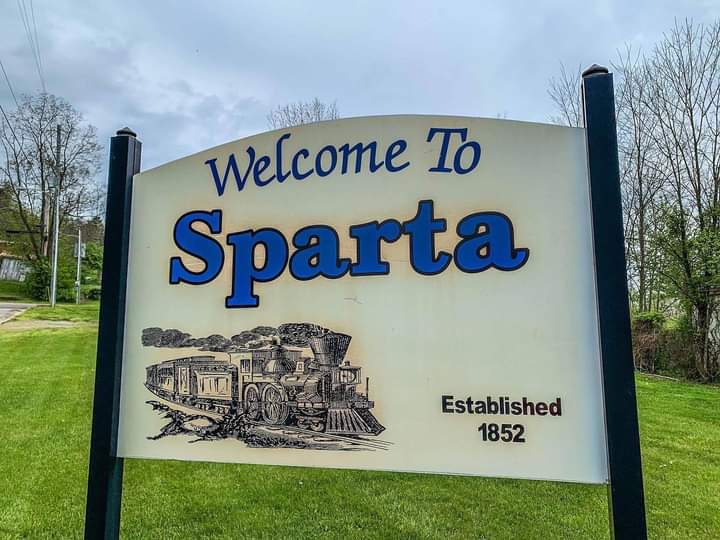 kyblueblood's tweet photo. “downtown” Sparta, Kentucky. population 231.  home to the Kentucky Speedway. sparta #kentuckytravels #kentuckyadventures #racetrack #nascar #seekentucky #uniquekentucky https://t.co/KzTdfpN3ms