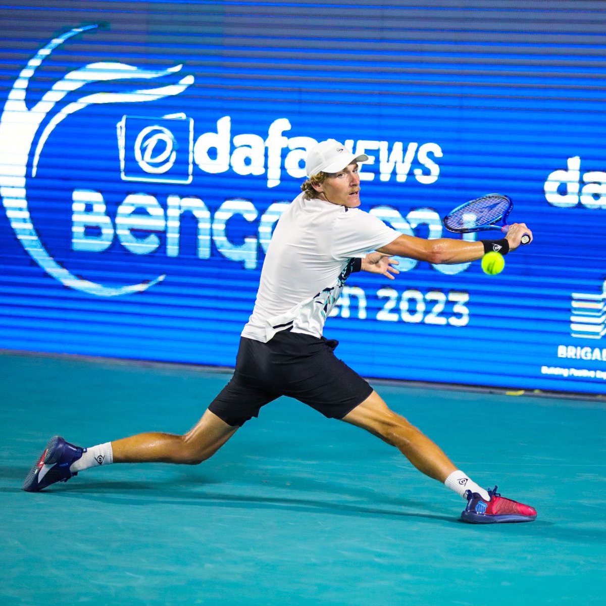 History made! @MaxPurcell98 claims the #DafaNewsBengaluruTennisOpen trophy in an epic encounter against @JamesDuck21 , winning 3-6, 7-5, 7-6 (7-5) in an unforgettable final! 🏆🔥 What a battle it was, with both players pushing each other to the limits.