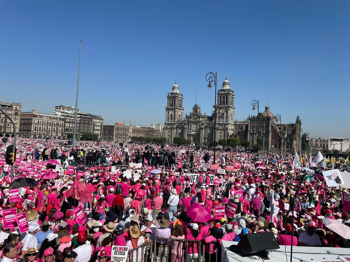 "A eso vine .. a defender al INE"
 
"No somos 10, no somos 100, no somos 1000... CUÉNTANOS BIEN"

#CDMX 
#MiVotoNoSeToca 
#ElINENoSeToca 
#CampamentoMéxico