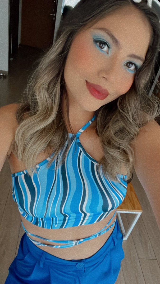 Noeehh's tweet photo. Amando mi pelito corto y el azul 💙 https://t.co/wi3iGBfF5U