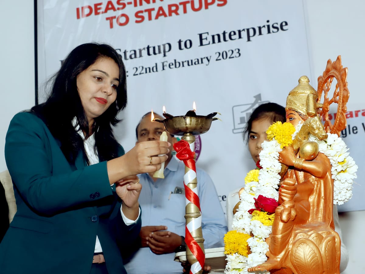 CabinTutor's tweet image. She shared her inspirational startup journey to guide the participants on defining problem statements and finding solutions to give shape to a #StartupIdea.

Enrol into TutorCabin #EntrepreneurshipCourse: bit.ly/m/TutorCabin