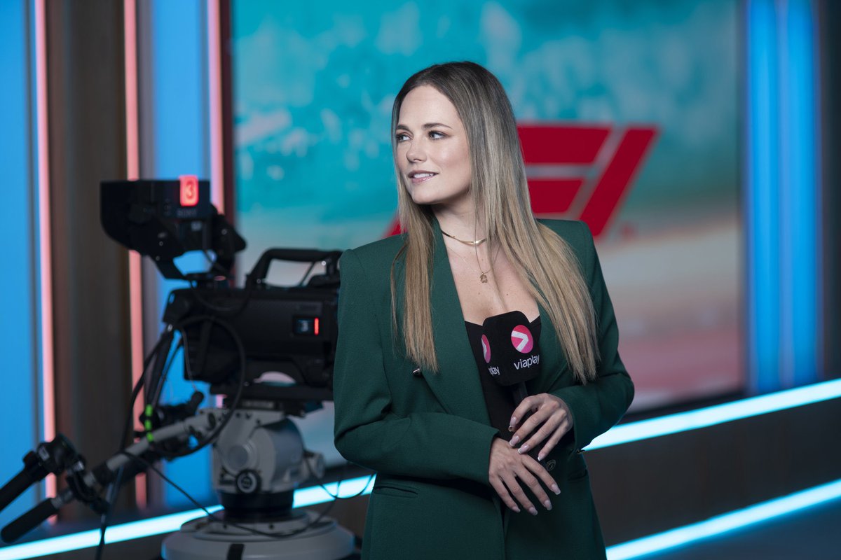 Meet Aldona Marciniak 🎤🏎 @AldonaMarciniak is a Polish sports journalist who has covered motorsport series like @F1 and @FIAWEC for over a decade. Ahead of the 2023 #F1 season, she joined the @viaplaypl team 🇵🇱 #WomenInMotorsport 📸: viaplaysport PL