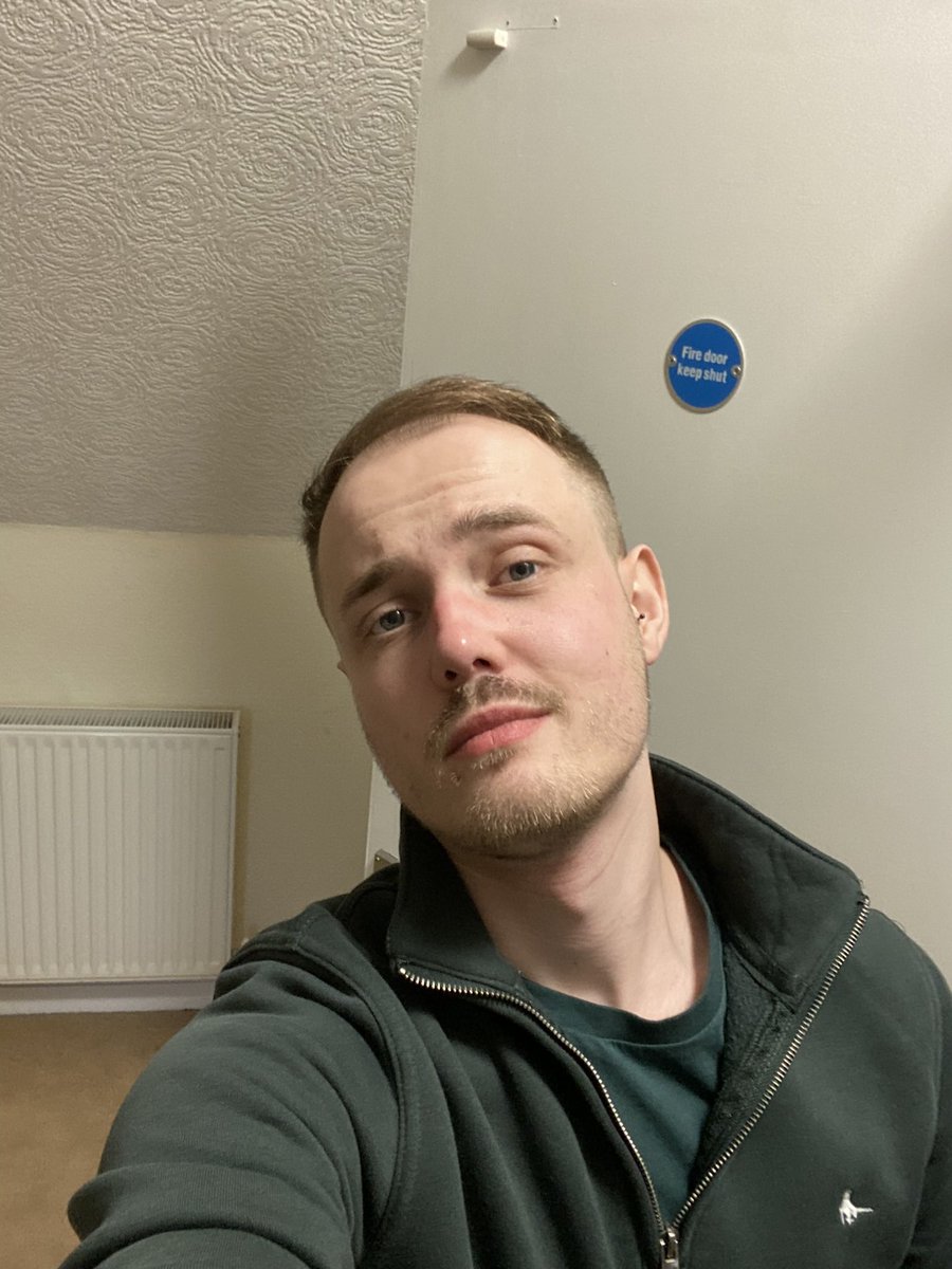 Rhys_Paco9's tweet image. Feels good to have haircut and my eyes brows waxed… feeling me again mentally and now physically 💪🏻#gay #geek #haircut #mentalhealth #positive #happy