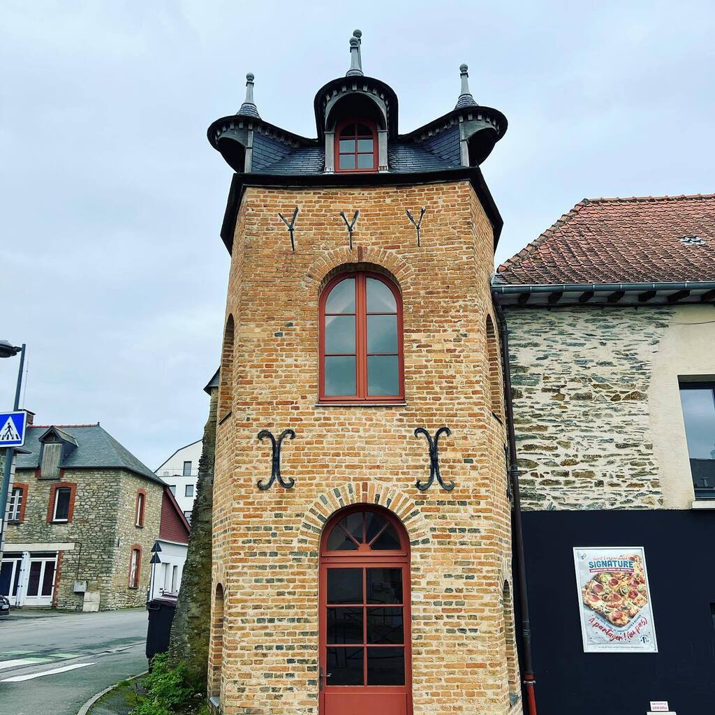 kyzdra's tweet photo. 35o35-326 - Noyal-sur-Vilaine #noyalsurvilaine #illeetvilaine #ille_et_vilaine #bretagne #hautebretagne #35o35 https://t.co/NoJ5nBBZEW https://t.co/cbONzMEk9R
