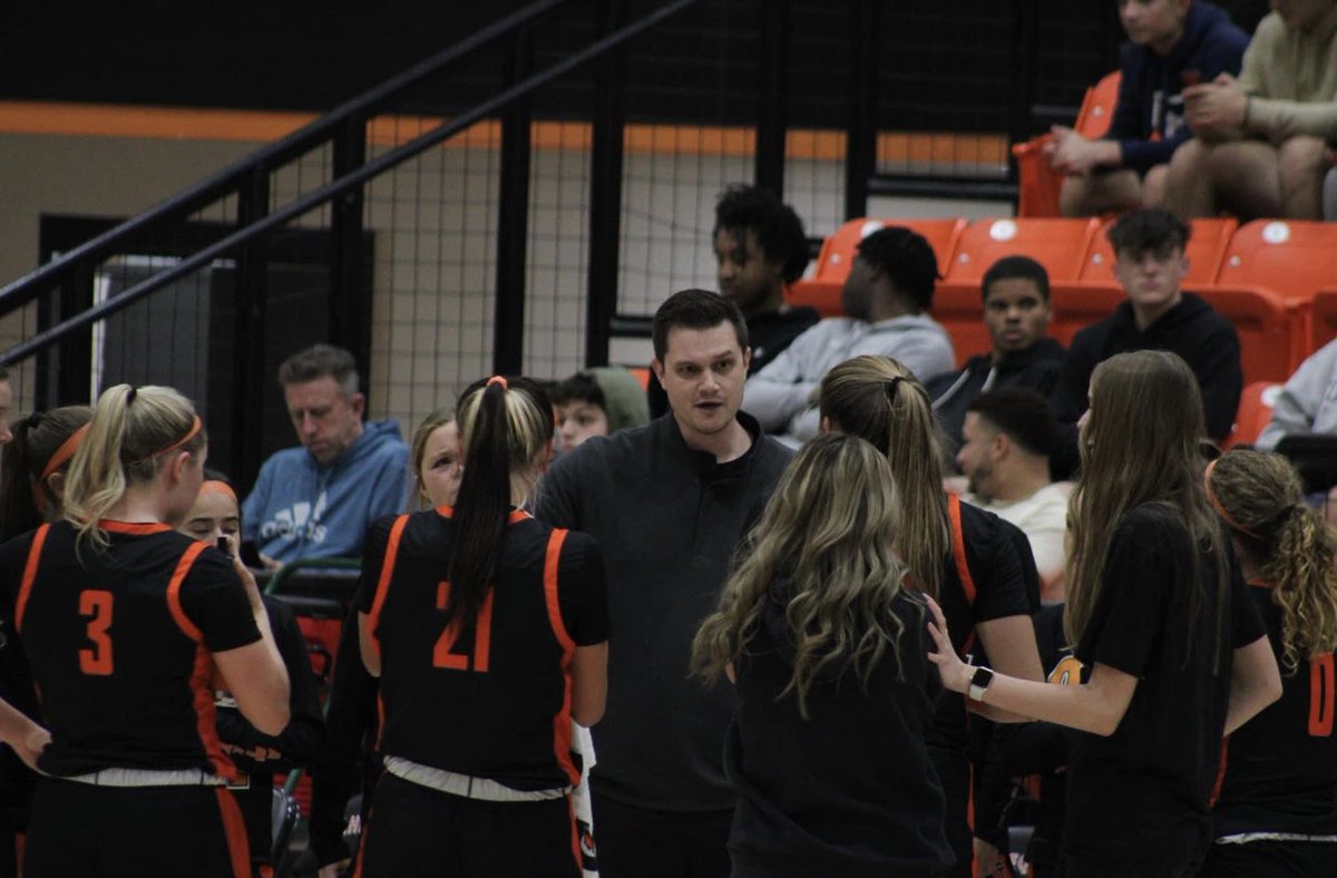Kori_Rainwater's tweet photo. Screaming a Happy Birthday to @QuallsD_ ! Thank you so much for everything you have done for me! I definitely wouldn’t be the player and person i am today without you’re guidance! Hope it’s a great one!! https://t.co/CyOkkf8KMd