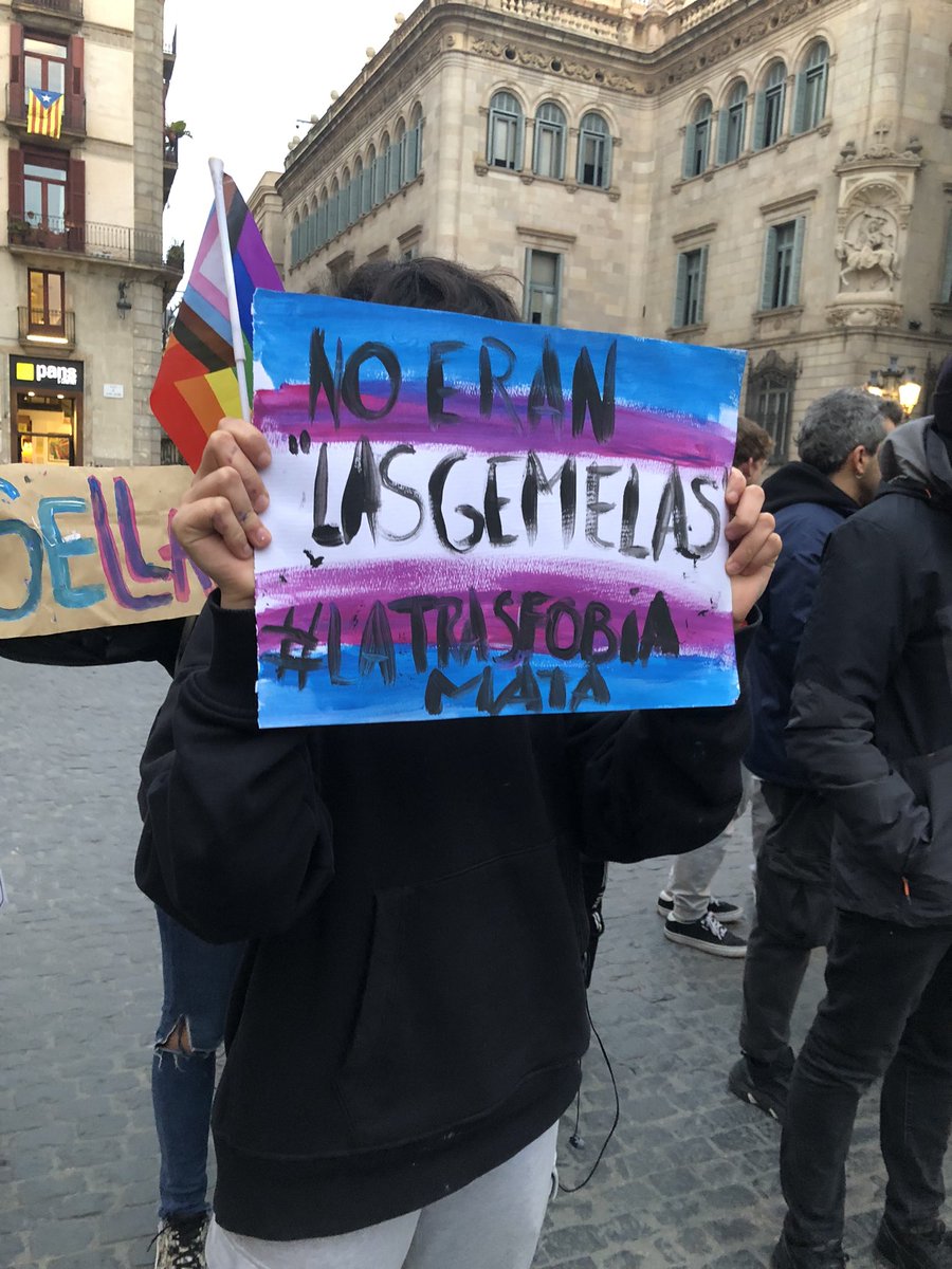_Maria_Dantas_'s tweet photo. Es deia Ivan.
La transfòbia mata!
El racisme mata!
Acte a Barcelona per la memòria de l’Ivan i per #StopTransOdi
#SeLlamabaIVAN https://t.co/vgrggABW6S