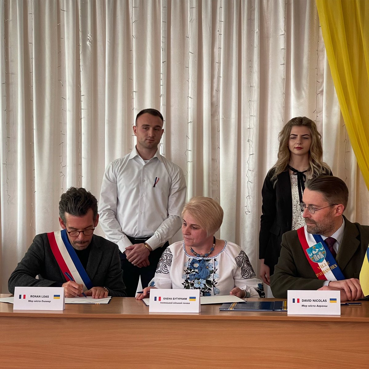 RonanLoas's tweet photo. 🇫🇷🇺🇦🇪🇺 signature d’une convention de coopération avec la mairie d’Ichnya qui conclut un séjour en Ukraine et plus particulièrement sur le territoire de la commune d’Ichnya, à 120km à l’est de Kyiv, la capitale 1/6 [thread ⬇️] https://t.co/Pm5Z1UHL4J