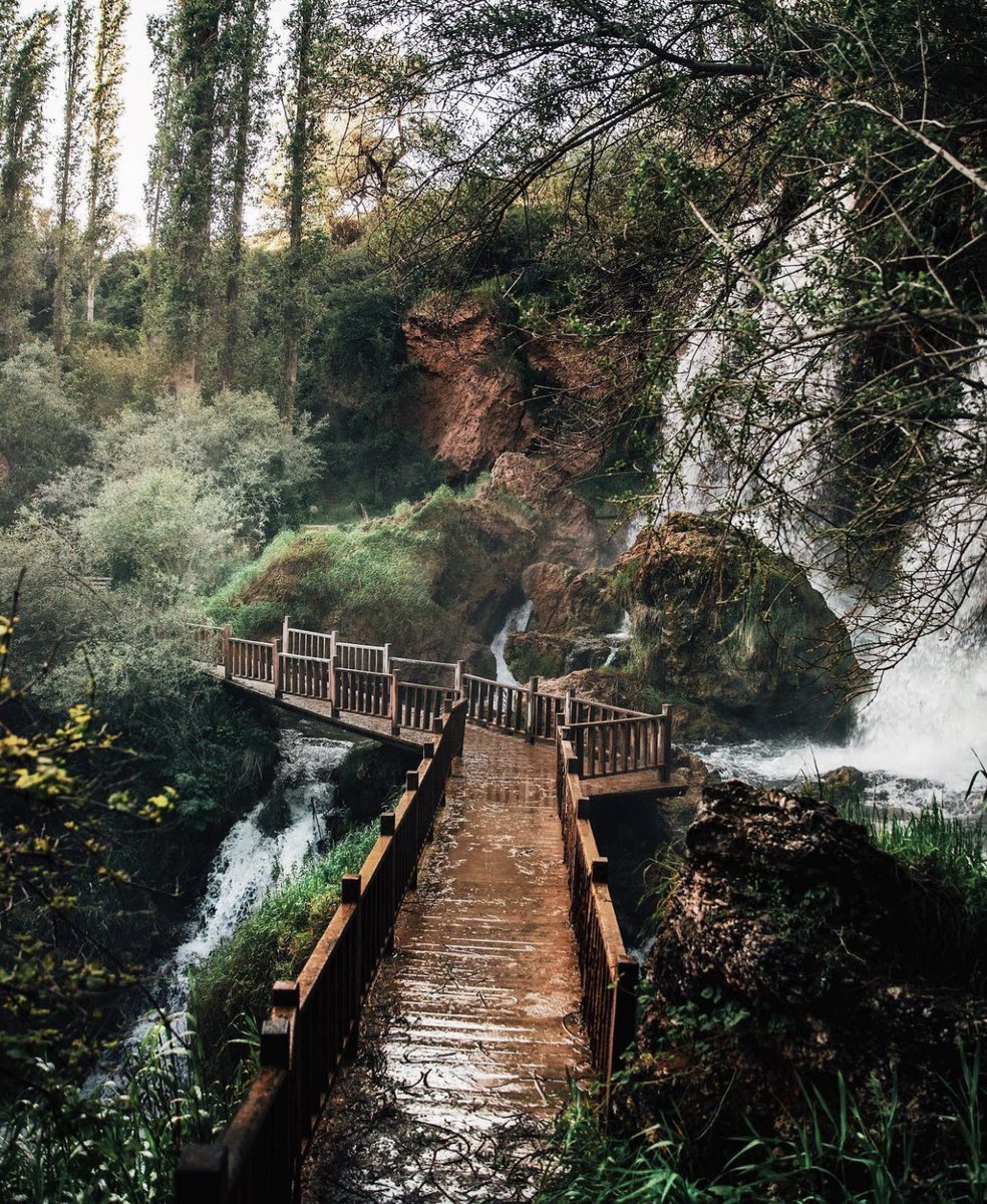 Sızır Şelalesi,Gemerek 📍

Sivas'ta gezmek için gittiğiniz yerlerden en beğendiğinız mekanı fotoğraf olarak yoruma bırakın.