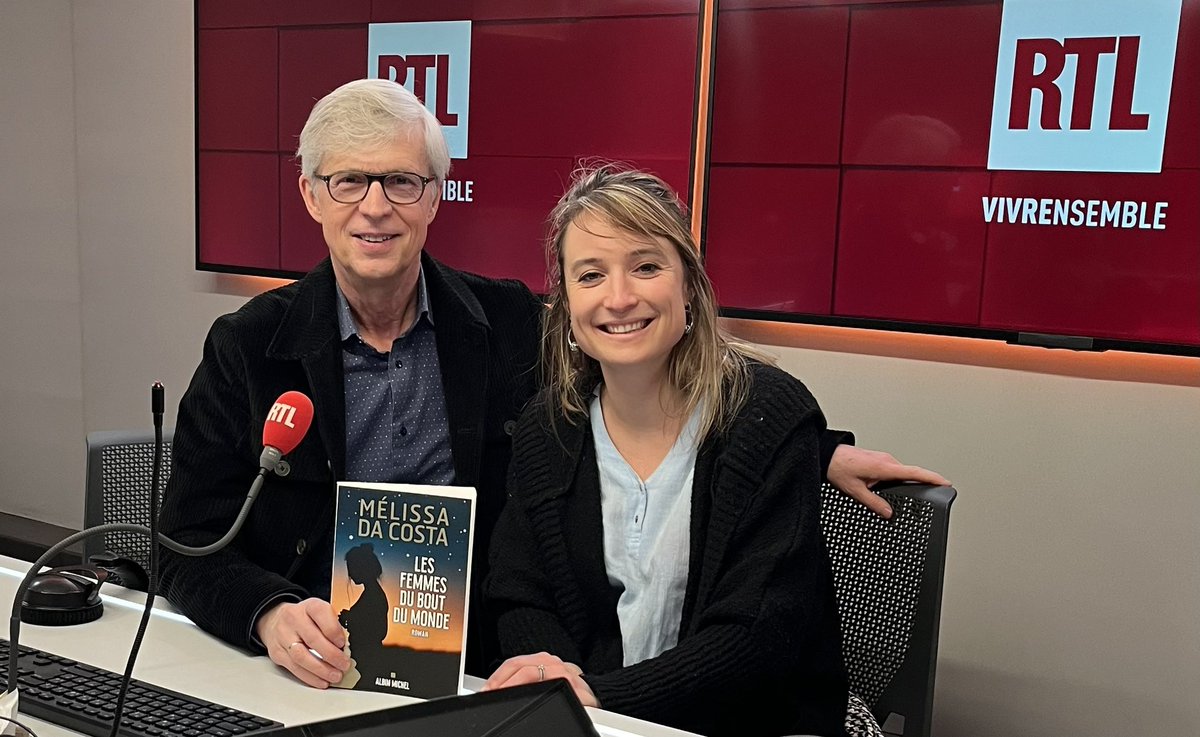 BernardLehut's tweet photo. Ce lundi 27/2 dans @LVT_RTL, rencontre avec la nouvelle star du roman français, Mélissa Da Costa. Ses confidences en avant-première à 48h de la sortie de son nouveau livre #lesfemmesduboutdumonde chez @AlbinMichel.
RdV à 6h20 @RTLPetitMatin et à 12h50 @RTLMidi. https://t.co/q5XmlFfEhF