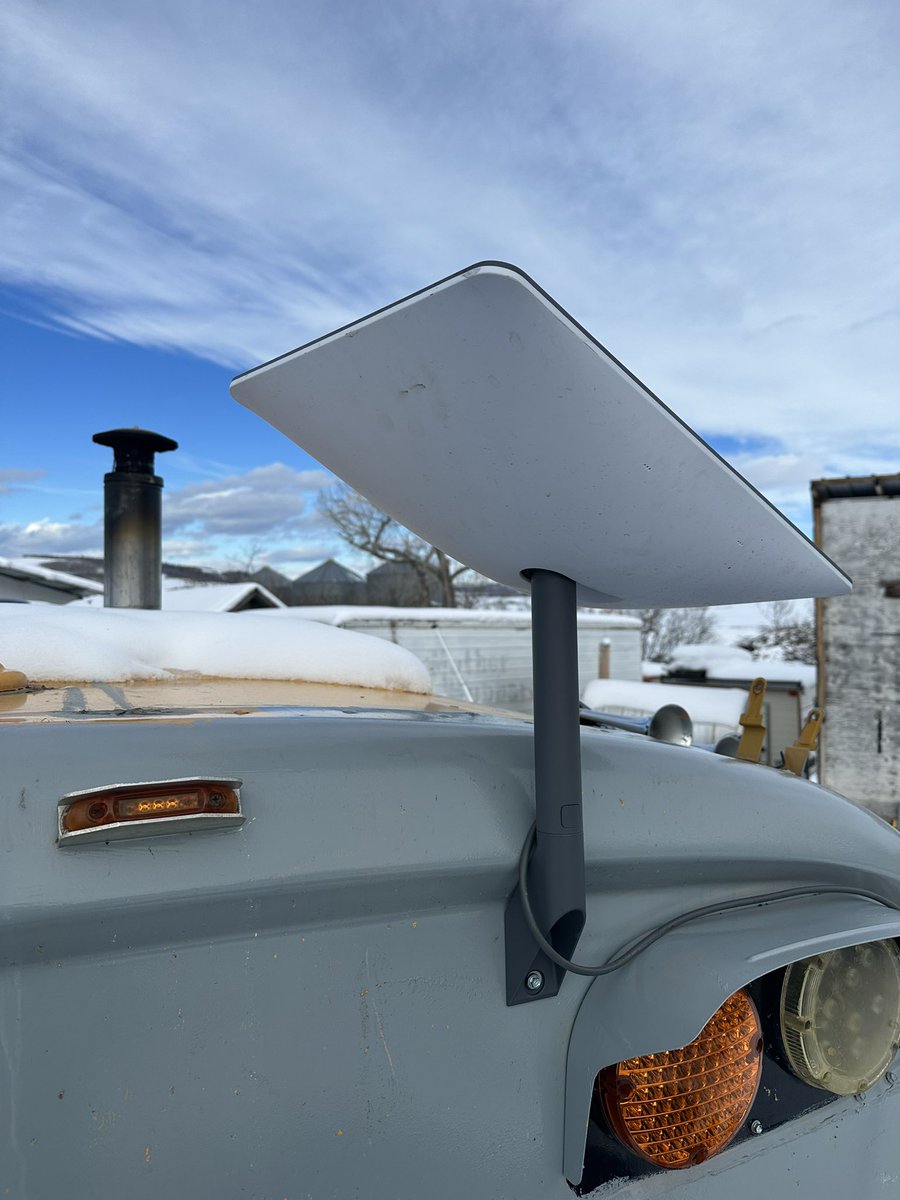 craigerydennis's tweet photo. People ask, how do you get good internet when you live off grid?? @starlink is the only way and it’s super easy, portable, and reliable. A game changer for us folk. ❤️❤️❤️#offgird #skoolie #SustainableLiving #unconventional #alberta https://t.co/TWsyQbXx5O