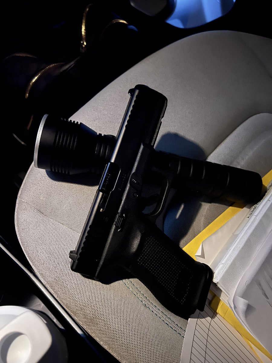 ThomasDiwata's tweet photo. The right to bear arms. #SafetyFirst https://t.co/ZXcU1Kywth