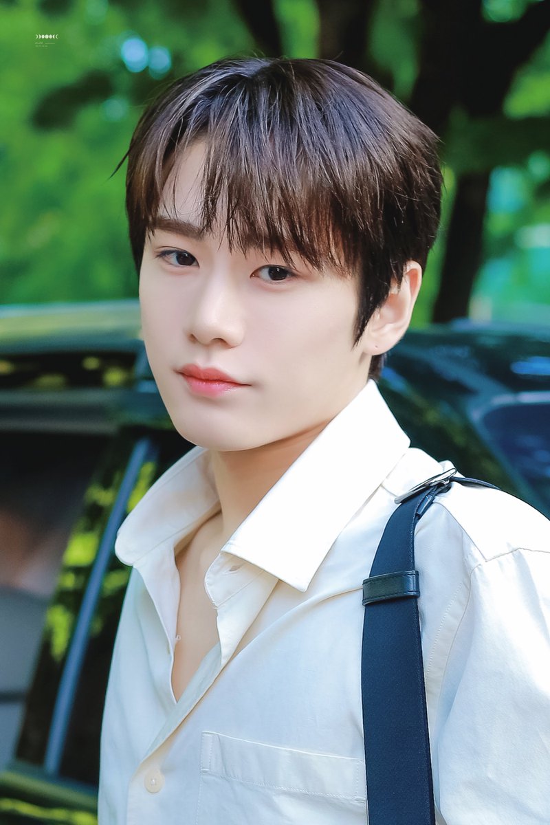 Fullmoon_0227's tweet photo. 행복한 하루 보내 ☘️

#다크비 #DKB #룬 #LUNE #정성민 #성민 
#LUCKY_LUV_LUNE 
#HAPPY_LUNE_DAY
@DKB_BRAVE @DKB_japan https://t.co/AF3MVxsPx3