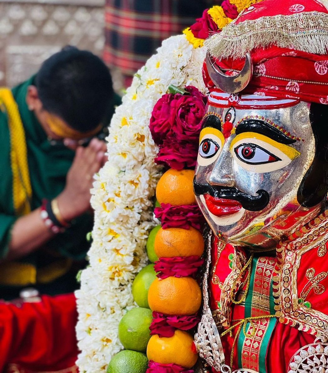 ranjana_tweets's tweet photo. Love for God is the only indestructible love which flows from one side of life to the other🙏#jaimahakal #omnamahshivaya #HarHarMahadev #mahakal #Mahakaleshwar #LordShiva #Shiva #HarHarMahadevॐ #devotiona #omnamahshivay #harharshambhu #Shiv #bholenath #devotional #SpiritualSunday https://t.co/WPiTPUfTQM