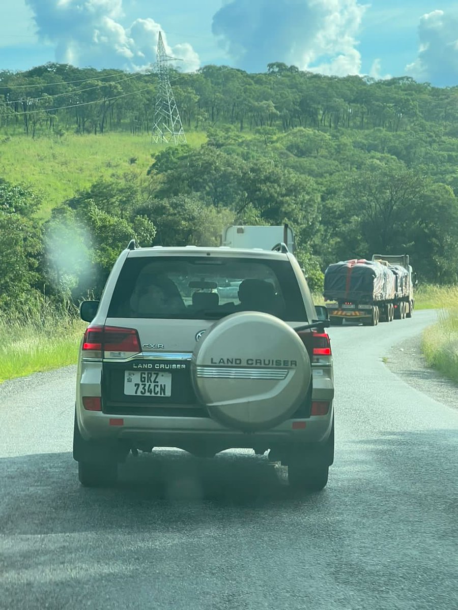 kasubasikamo_'s tweet photo. Even though the Vice President recently cleaned up the city centre, this government vehicle saw it fit to throw trash out of the window in the remote hills off Kacholola. https://t.co/wnfLItJjmq