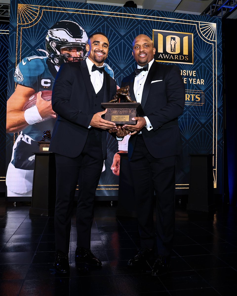 Eagles's tweet photo. Congrats to @JalenHurts on winning NFC Offensive Player of the Year at the 101 Awards 👏 

#FlyEaglesFly https://t.co/5O9eR0aJAs