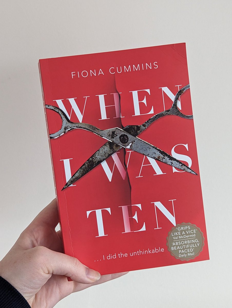 I didn't expect to read #WhenIWasTen by Fiona Cummins so fast, but I was completely hooked on the story! Loved this unputdownable thriller ⭐⭐⭐⭐