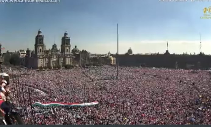 Sin duda una Victoria Ciudadana la defensa de la libertad y la democracia. El zócalo lleno (igualmente llenas las calles que dan a la Plaza) y + de 100 ciudades.