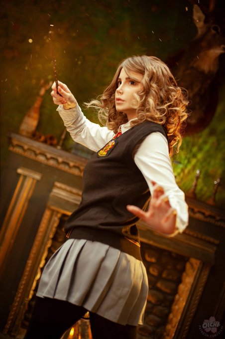 My Hermione cosplay 💫 #HarryPotter https://t.co/t0AvGTgaw3<a href="/tag/harrypotter"class="tags">#HarryPotter</a>