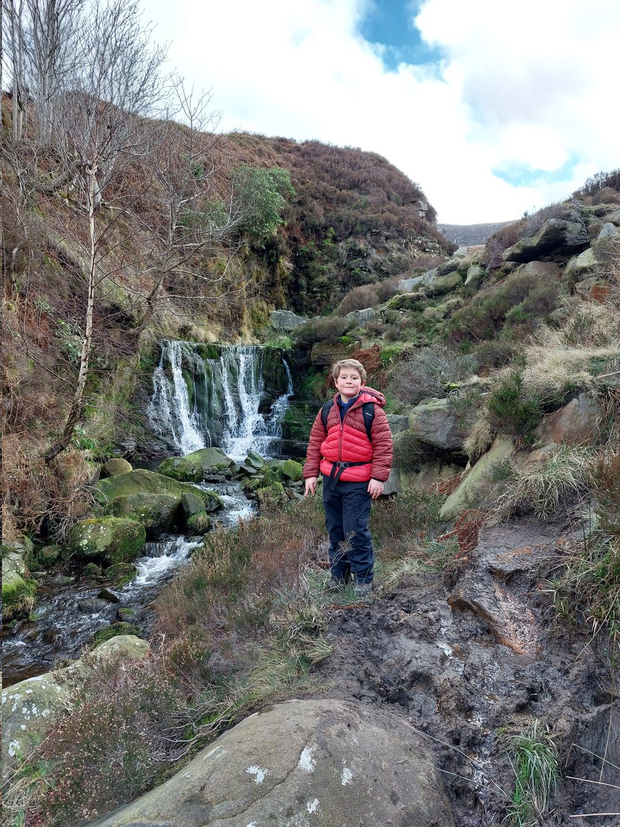 NikkiSatchwell's tweet photo. Marks leg's may be tired tomorrow after today's 10 mile hike and scramble up to kinder scout! Incredible day ❤️ #hiking #peakdistrict #kinderscout #thesatchwellspeakadventures @LeasStAndrews @LeasinghamScout https://t.co/1IAhguxdhn