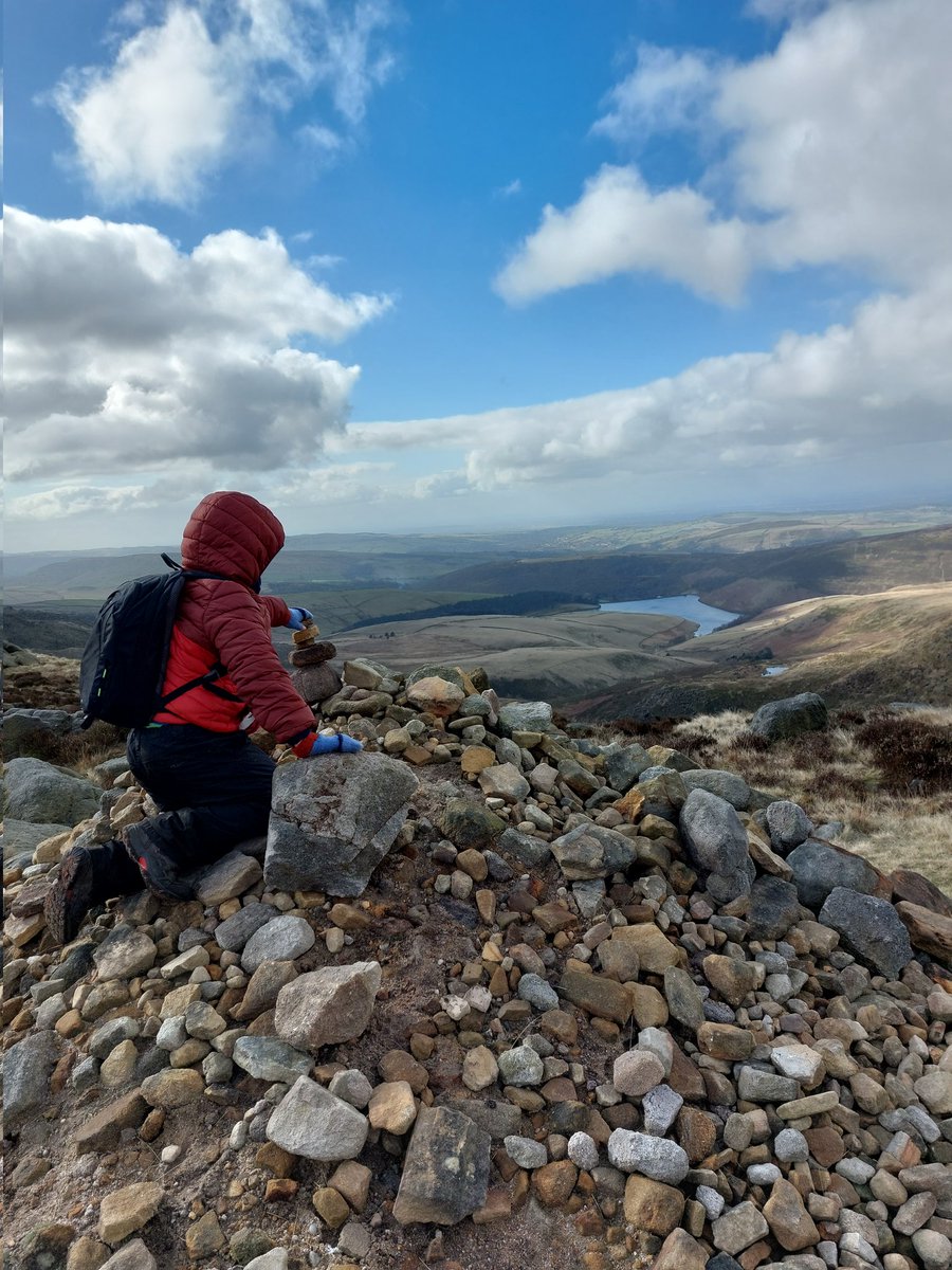 NikkiSatchwell's tweet photo. Marks leg's may be tired tomorrow after today's 10 mile hike and scramble up to kinder scout! Incredible day ❤️ #hiking #peakdistrict #kinderscout #thesatchwellspeakadventures @LeasStAndrews @LeasinghamScout https://t.co/1IAhguxdhn