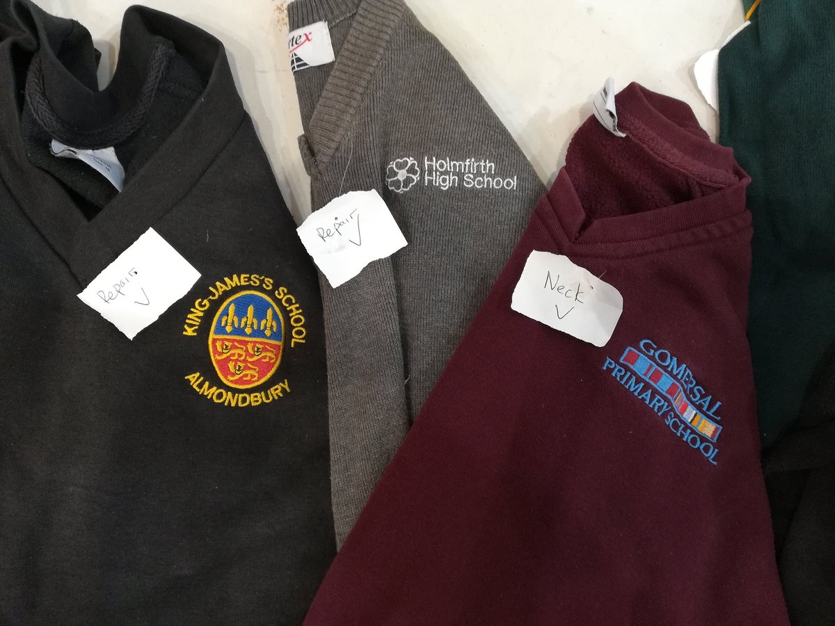 upcyclefashion's tweet image. Such a fab day volunteering @thread_republic for #SocialFabric in collaboration with @uniformexchang. 
⏰ 5 hours 
🙌 12 volunteers
🪡 102 repairs!!
Spotted items from #Kirklees schools including @GomersalPSchool @holmfirthhigh @Spenvalleyhigh @ThurstonlandSch 
#mending #repair