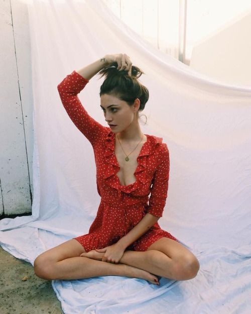 TomFordsMuse's tweet photo. She has never known the concept of not slaying https://t.co/IHtCVtgHfV