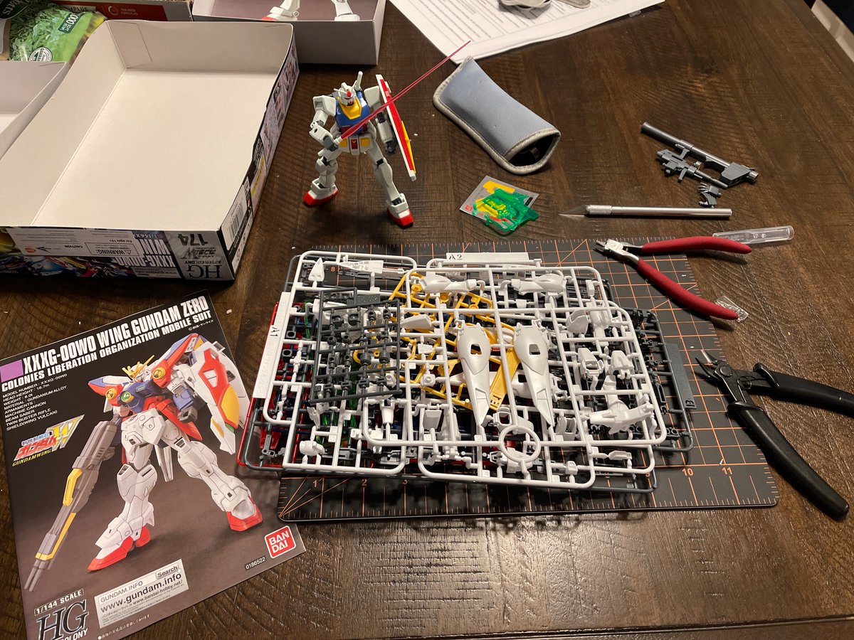 typedbyme's tweet image. @MattHulkSmash Time to build XXXG-00W0 Wing Gundam Zero! #Gundam #Gunpla #NoGlue #NoPaint