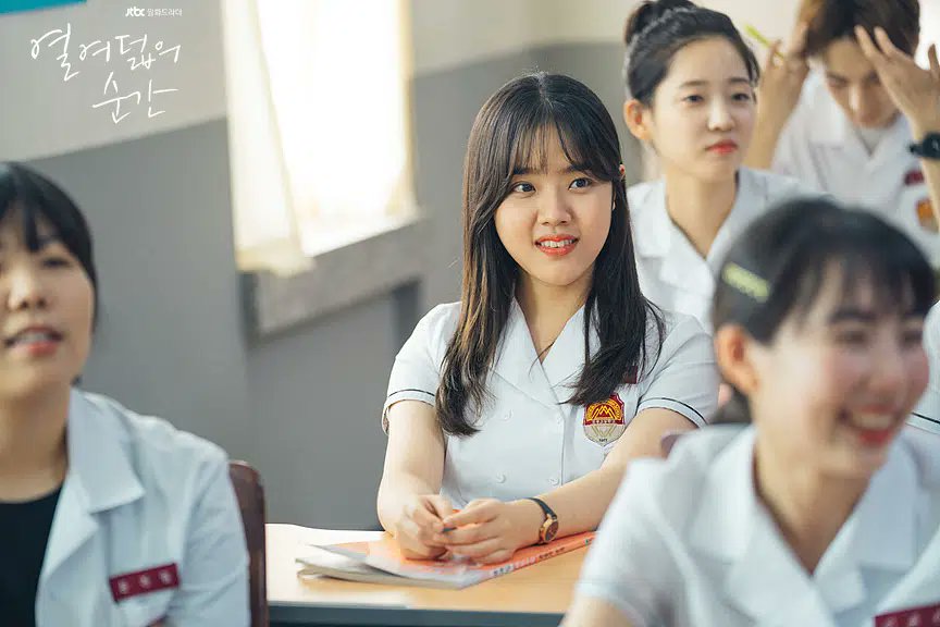 StellarSisters's tweet photo. Le drama "Moments of Eighteen" est disponible sur #Netflix ! On vous conseille cette chronique adolescente sensible avec #KimHyangGi, #ShinSeungho et #OngSeongWu.

👉 Critique : https://t.co/JjocuM8Enh 

#MomentsofEighteen https://t.co/n6XoDjK1Sv