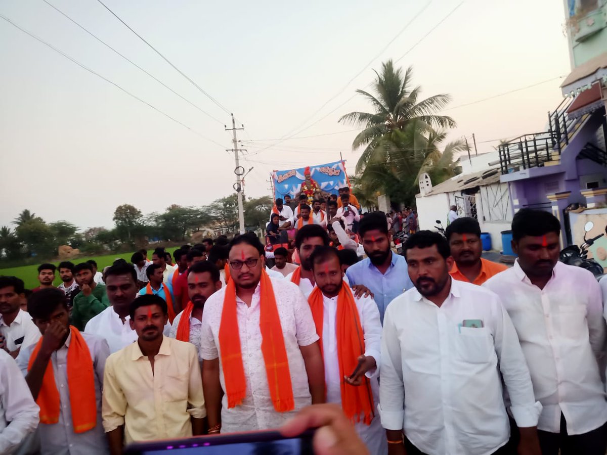 prasannapatilpp's tweet photo. ತುರವಿಹಾಳ ಪಟ್ಟಣದಲ್ಲಿ ಛತ್ರಪತಿ ಶಿವಾಜಿ ಮಹಾರಾಜರ ಜಯಂತಿಯಲ್ಲಿ ಭಾಗಿಯಾದ ಕ್ಷಣ #prathapgoudapatil #prasannapatil https://t.co/Sq5ULu1dND
