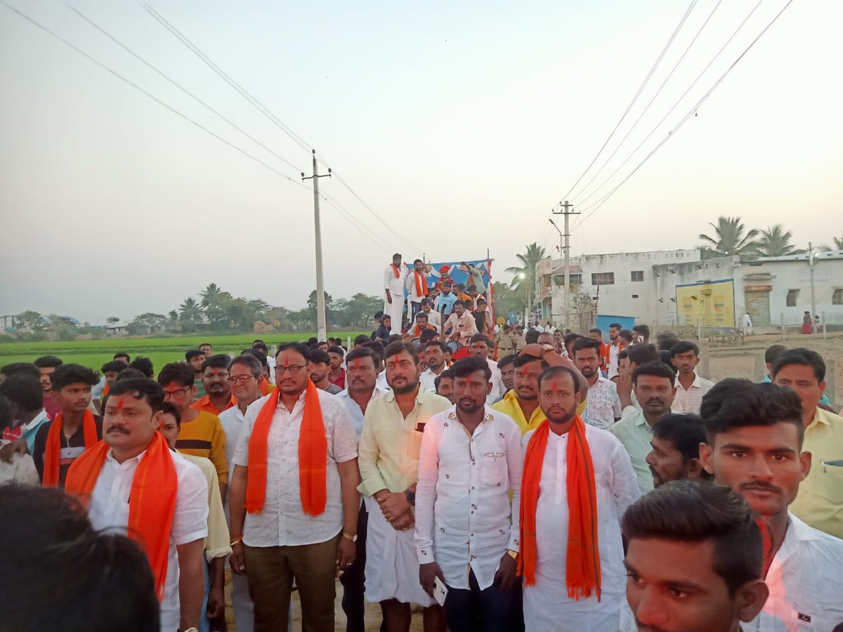 prasannapatilpp's tweet photo. ತುರವಿಹಾಳ ಪಟ್ಟಣದಲ್ಲಿ ಛತ್ರಪತಿ ಶಿವಾಜಿ ಮಹಾರಾಜರ ಜಯಂತಿಯಲ್ಲಿ ಭಾಗಿಯಾದ ಕ್ಷಣ #prathapgoudapatil #prasannapatil https://t.co/Sq5ULu1dND