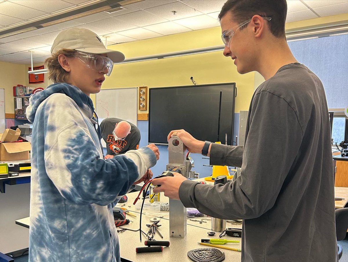 RamBotsLSA's tweet image. Hey everyone the rambots are back for the 2023 season!!!!!!! We will be sharing update on twitter and insta (go follow lasalle.robotics).